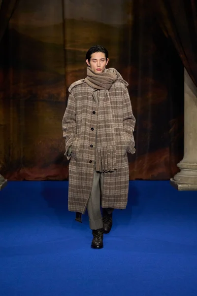 Look 5